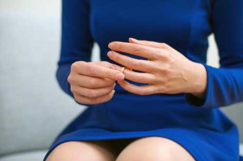 5 сигналов о проблемах со здоровьем, которые посылают тебе ногти на руках